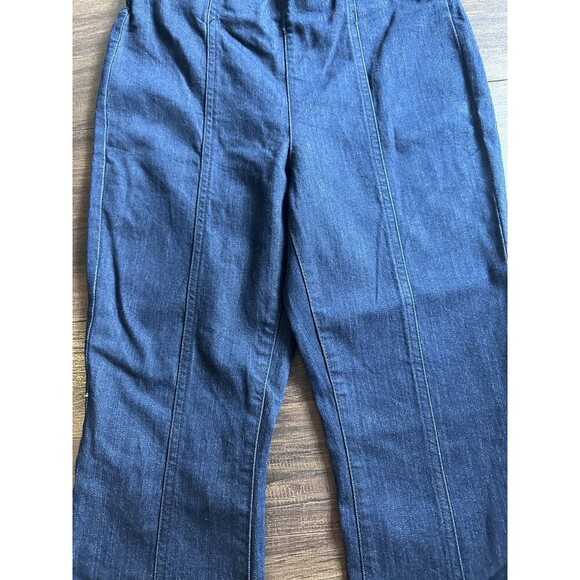 I.N.C. International Concepts Women's High-Rise Pull-on Flared Cropped Jeans 10 - Picture 4 of 8